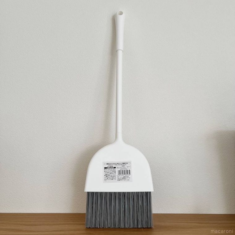 セリアのスリムほうき