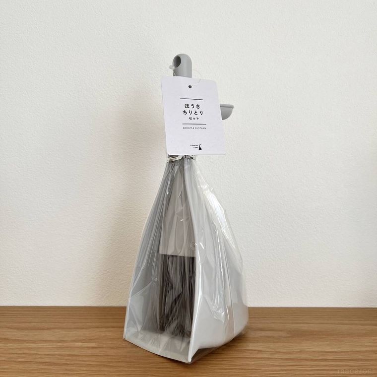 セリアのほうきちりとりセットのパッケージ画像