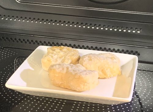 ロピアのチキンナゲットを電子レンジ調理する様子