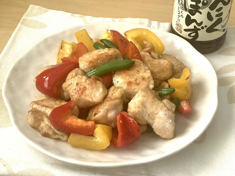 ロピアのにんにくぽんずを使った鶏むね肉の炒め物