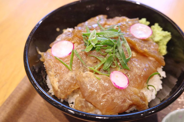 真鯛の漬け丼