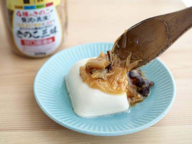 きのこ三昧を冷奴にかけたところ