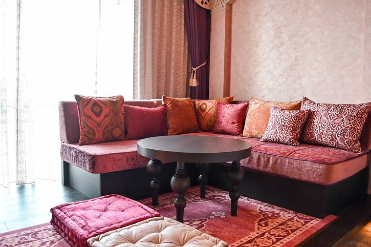 テーブルと椅子