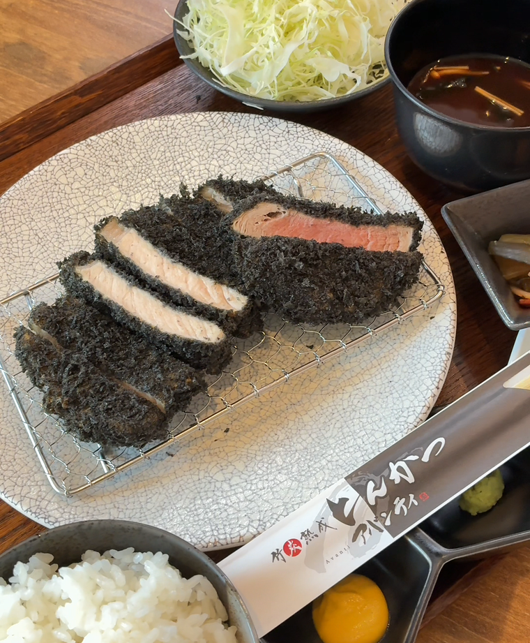 ロースとヒレの盛り合わせ定食