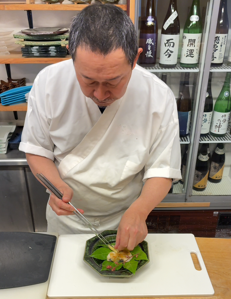 料理を作る堀端さん