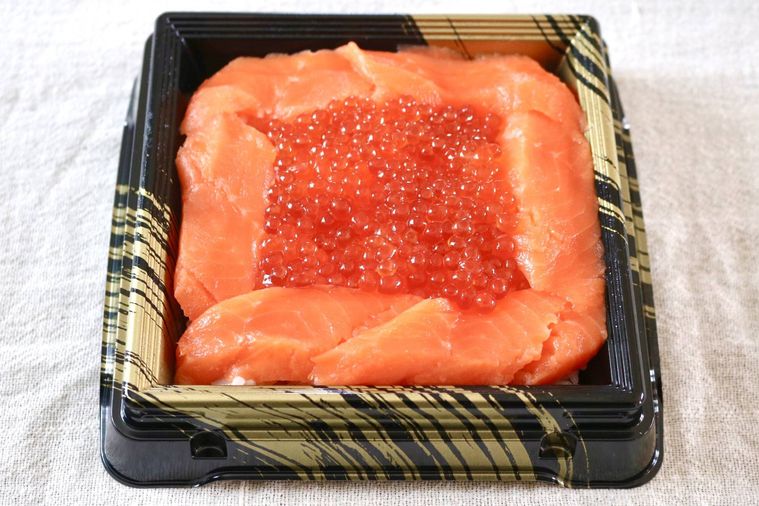 いくらサーモンちらし