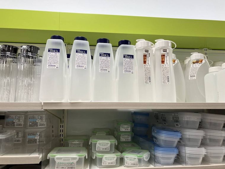 セリアの麦茶ポットの売り場