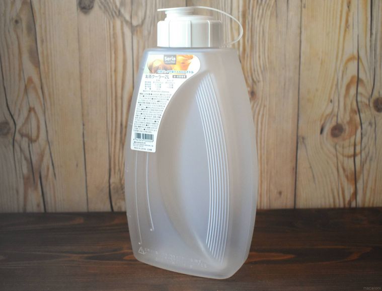 セリアのお茶クーラー2Lが置かれている