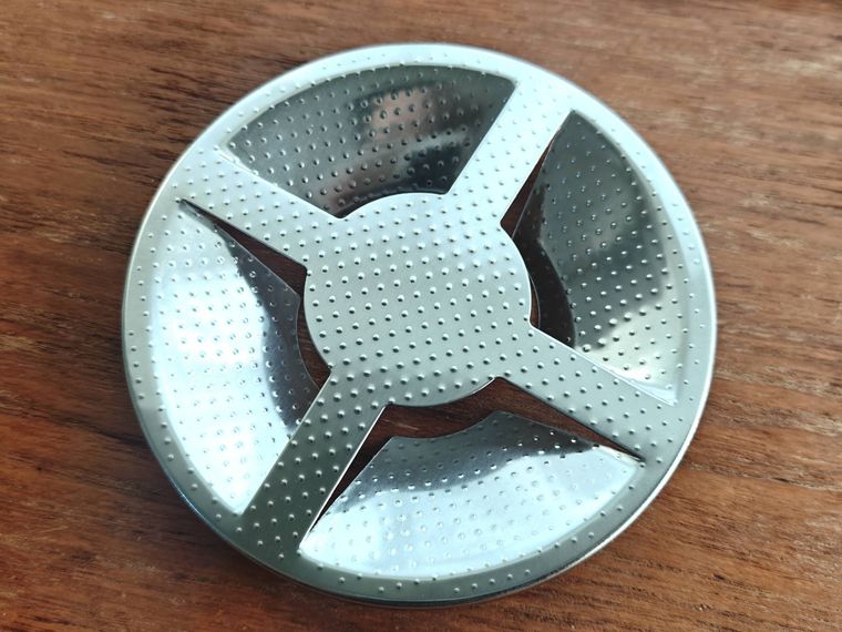 排水口カバーが机の上に置いてある