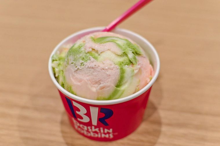 カップに入ったアイス