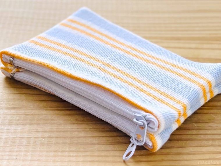 靴下で作ったポーチ