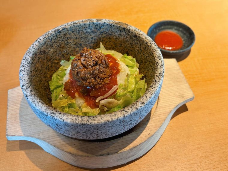 石焼タコライスとハイサイソース