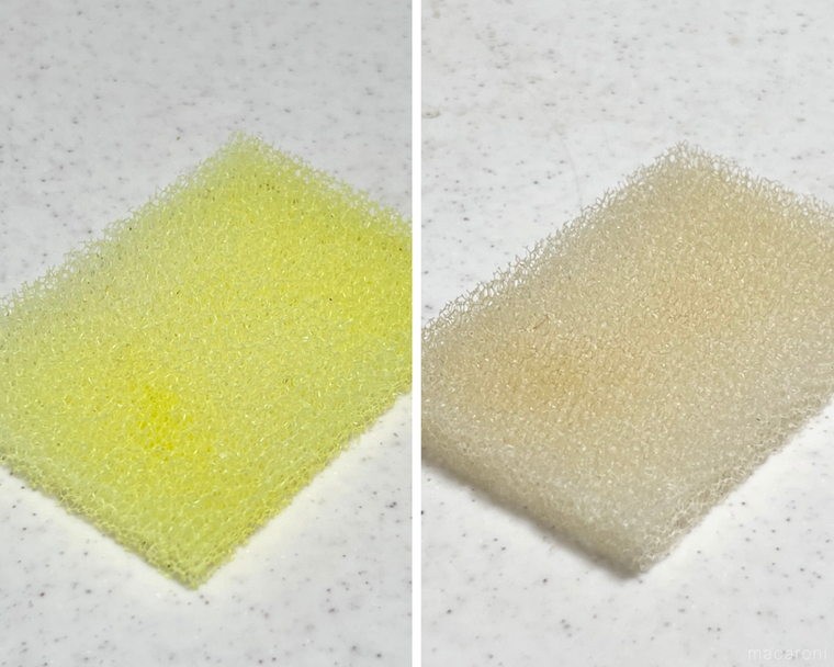 日光に当てる前と当てたあとの食器用スポンジ