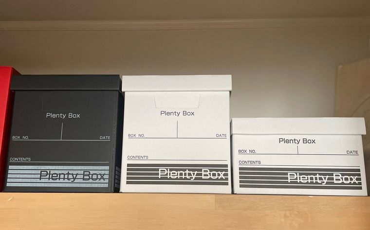 クローゼットに収納したプレンティボックス