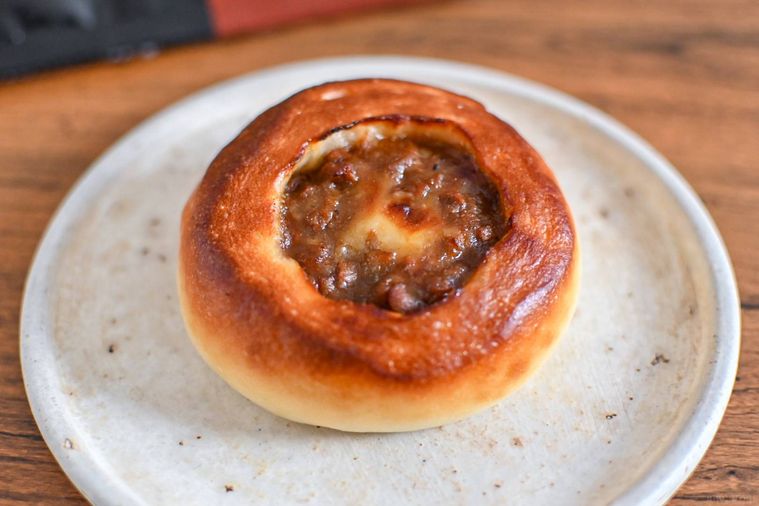 お皿にのったパン