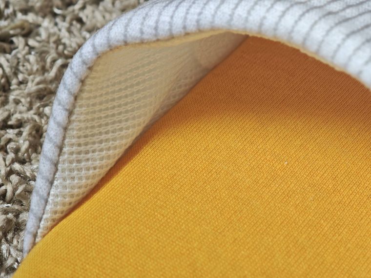 フィットスリッパ ソールカラーをアップにした様子