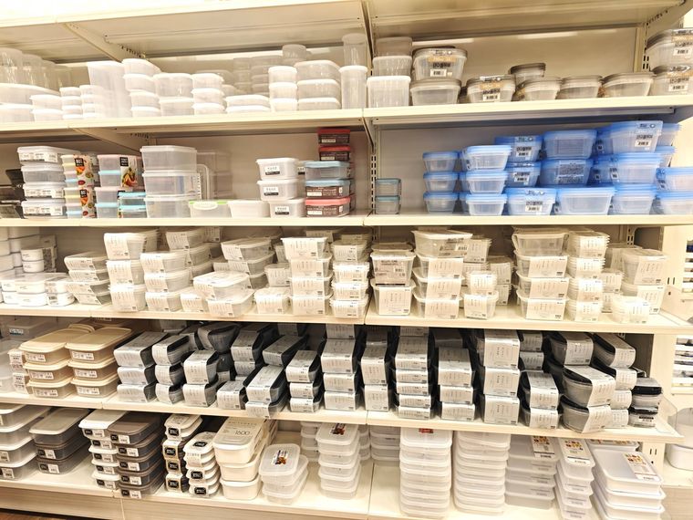 セリアのタッパーの売り場