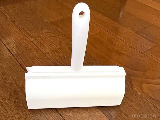 ダイソーのテープ付きコロコロ