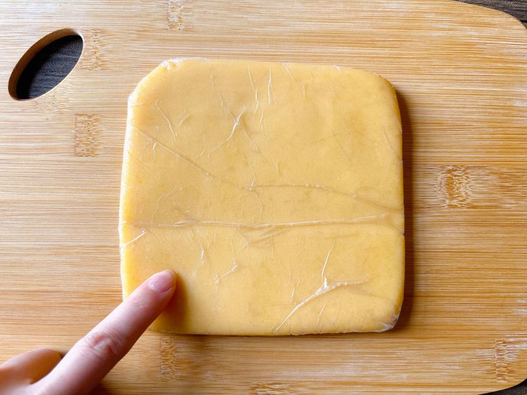 解凍した冷凍クッキー生地