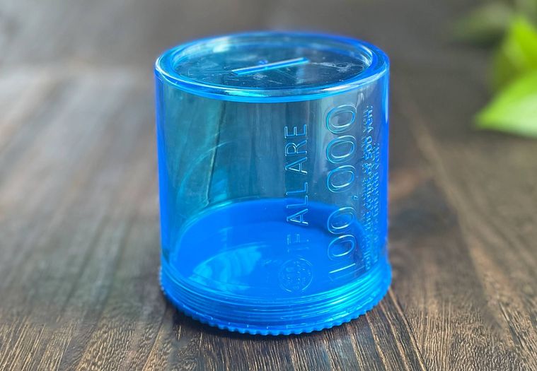 セリアのネジ式プラバンク