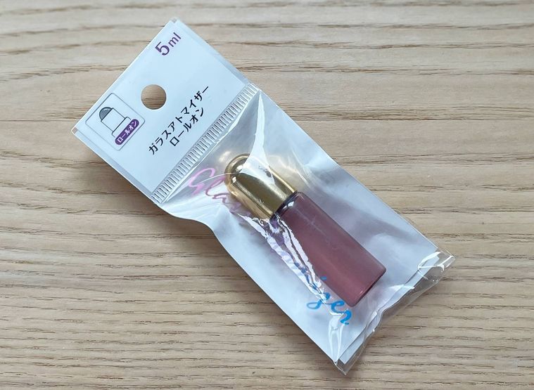セリアのガラスアトマイザー ロールオン