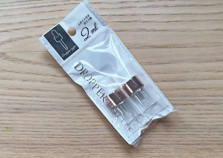 セリアのスポイト付きガラス瓶