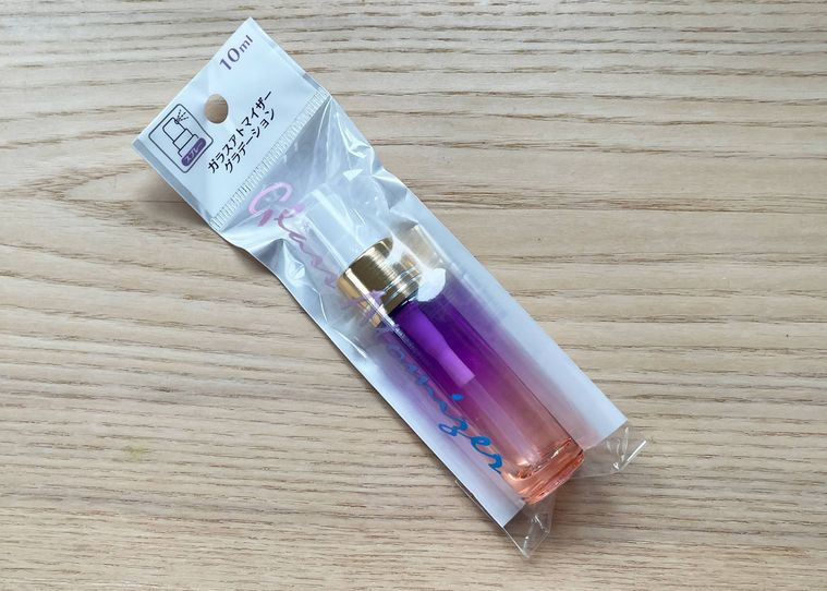 セリアのガラスアトマイザーグラデーション