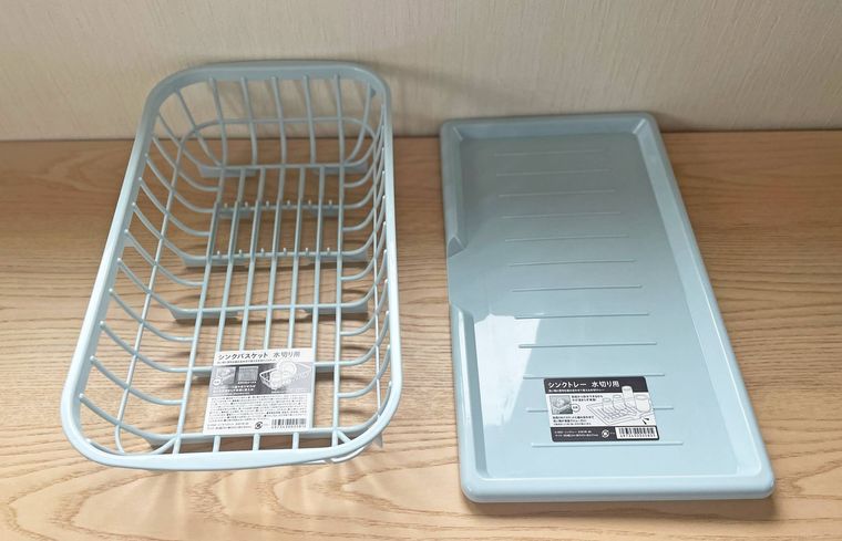 セリアのシンクバスケットとシンクトレー