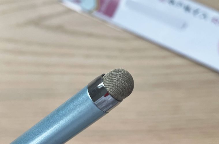 なめらかタッチペン カラーの先端部分