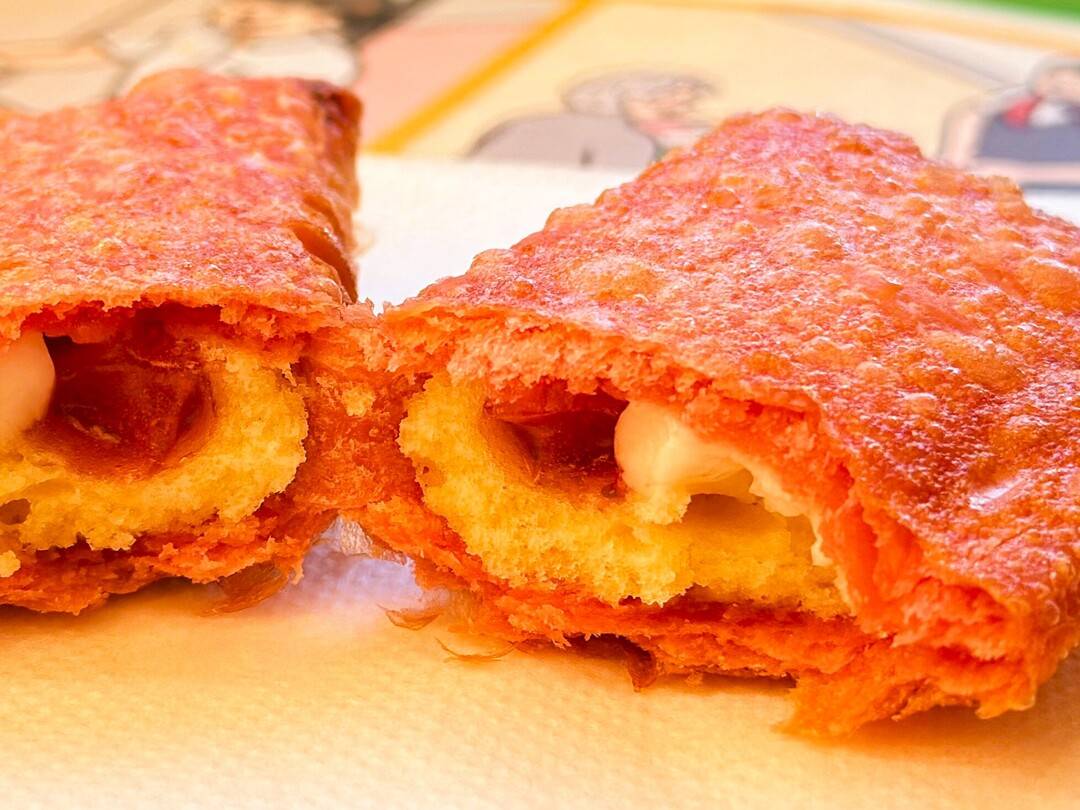 マクドナルドの「いちごショートケーキパイ」が新食感！思わず二度見