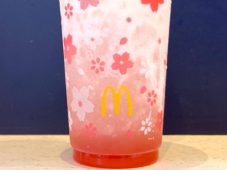 マクドナルドのマックフロート とちおとめ白桃