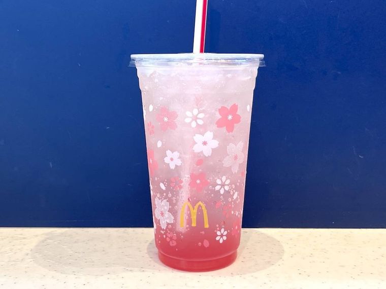 マクドナルドのマックフィズ とちおとめ白桃