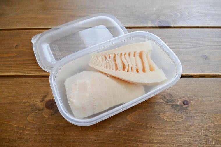 保存容器に入ったたけのこの水煮