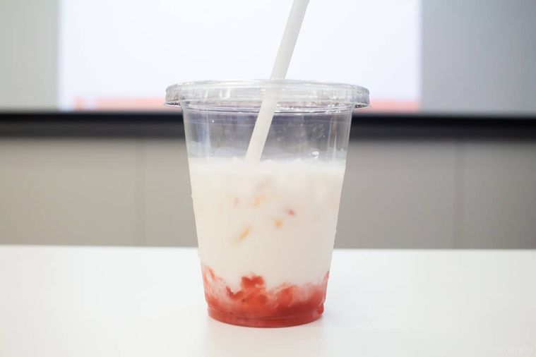 モスバーガーいちごミルクとちあいか