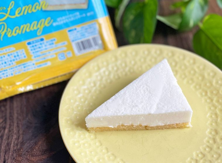 お皿に盛り付けたハニーレモンフロマージュ