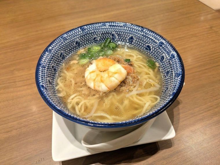 どんぶりに入った担仔麺
