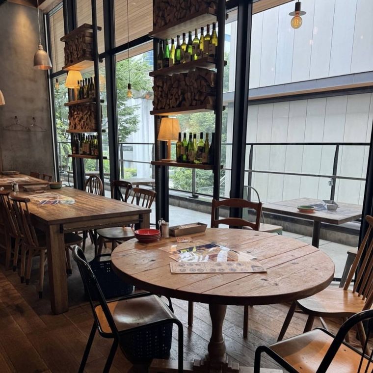 グッドスプーン ピッツェリアアンドチーズ 立川店の店内