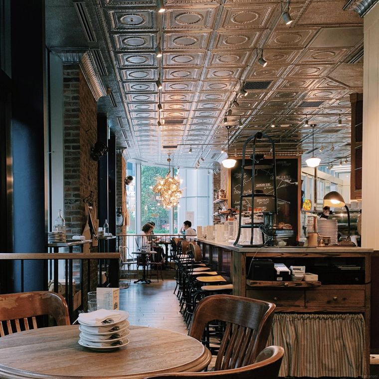 ブヴェットの内観