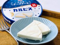 探し回ってやっと見つけた小さなチーズケーキカルピスが想像していたよりも