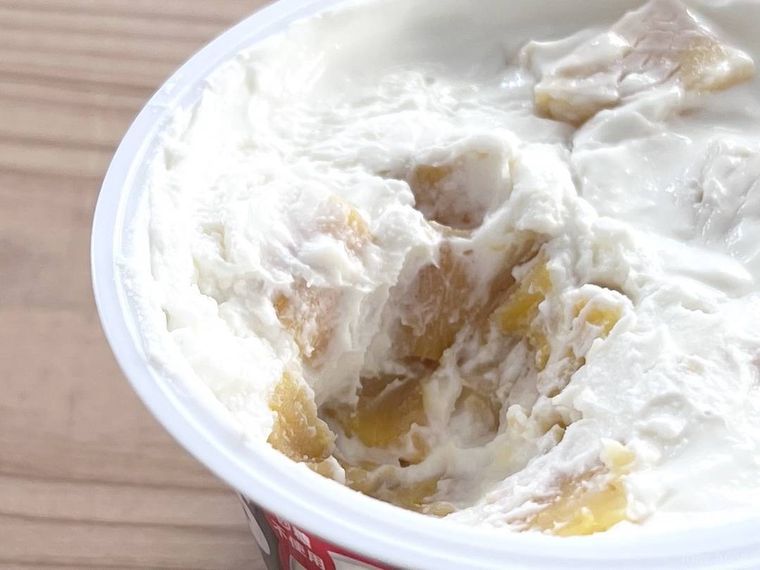 干し芋を入れてひと晩寝かせたオイコス