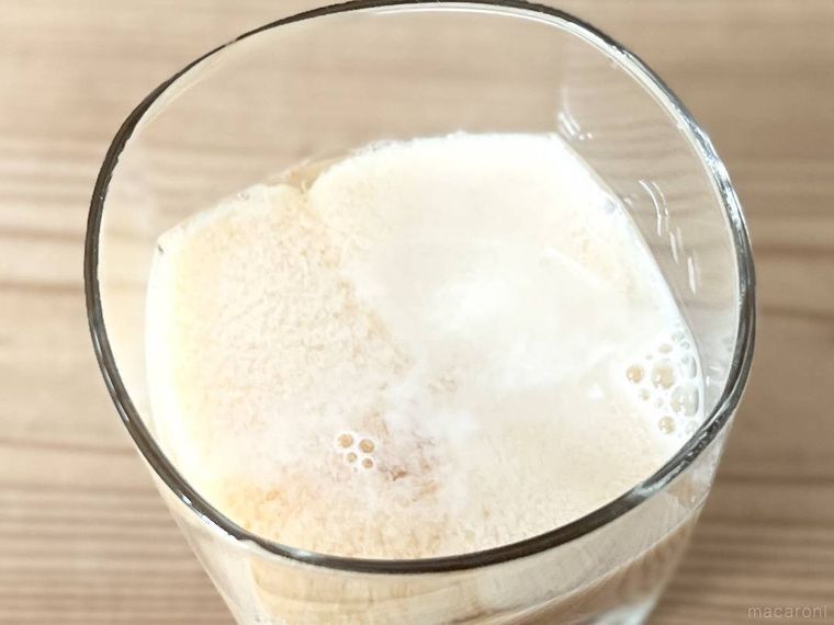 キリン 午後の紅茶 mottainai なごりいちごティーに豆乳を加えた様子