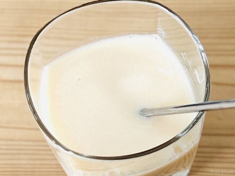 キリン 午後の紅茶 mottainai なごりいちごティーに豆乳を加えた様子