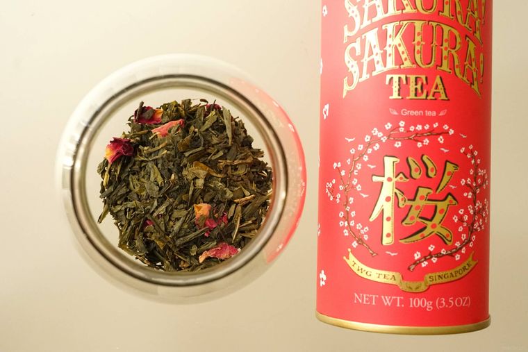 さくらの花びらが入った茶葉