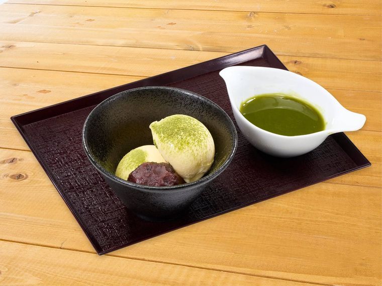 2. 抹茶ソースのアフォガード