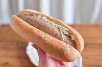 スタバの石窯フィローネにハーブソーセージ 誕生。噛んだ瞬間ハーブが広がる高貴な味