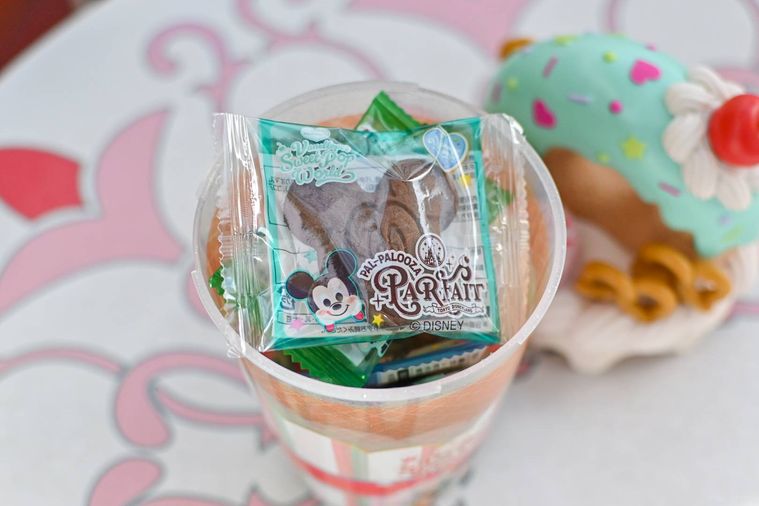 カップに入ったお菓子