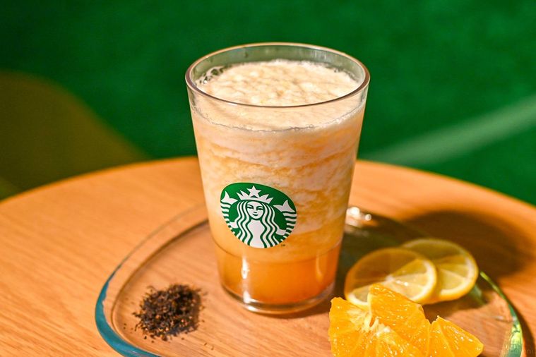 ドリンクを斜めから