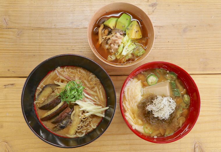 3品並んだ具だくさんみそ汁