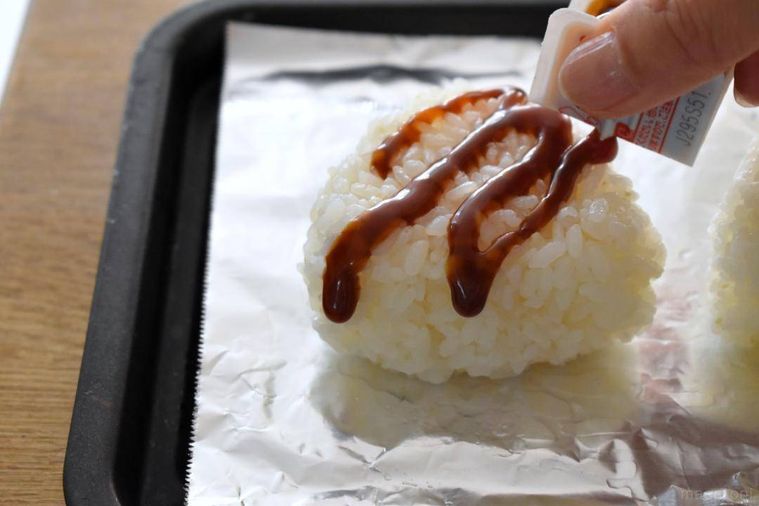 スプレッドを塗ったおにぎり