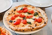 館内を食べ歩きベースゲート横浜関内の注目おすすめグルメスポット16選